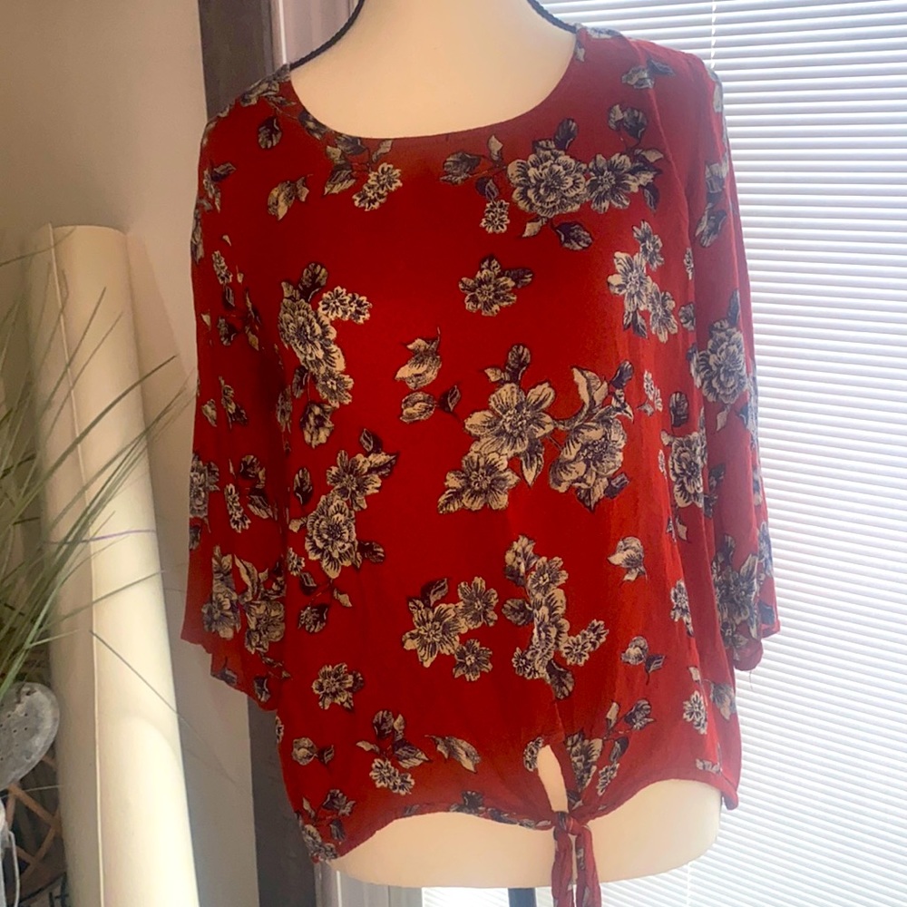 Kaileigh | Tops | 3/4 quarter sleeve front tie floral top | size women Medium